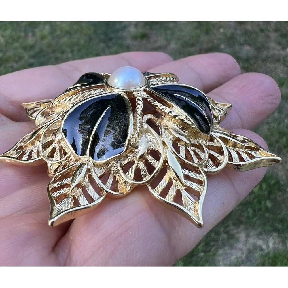 Vintage Monet Clover Maltese Cross Enamel Gold Tone Brooch